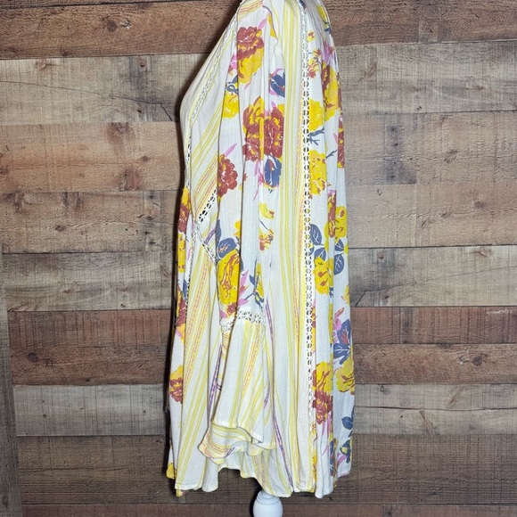 Free People Lovestoned Floral Tunic size Small Crochet Button Down Tassels *read - Picture 3 of 13